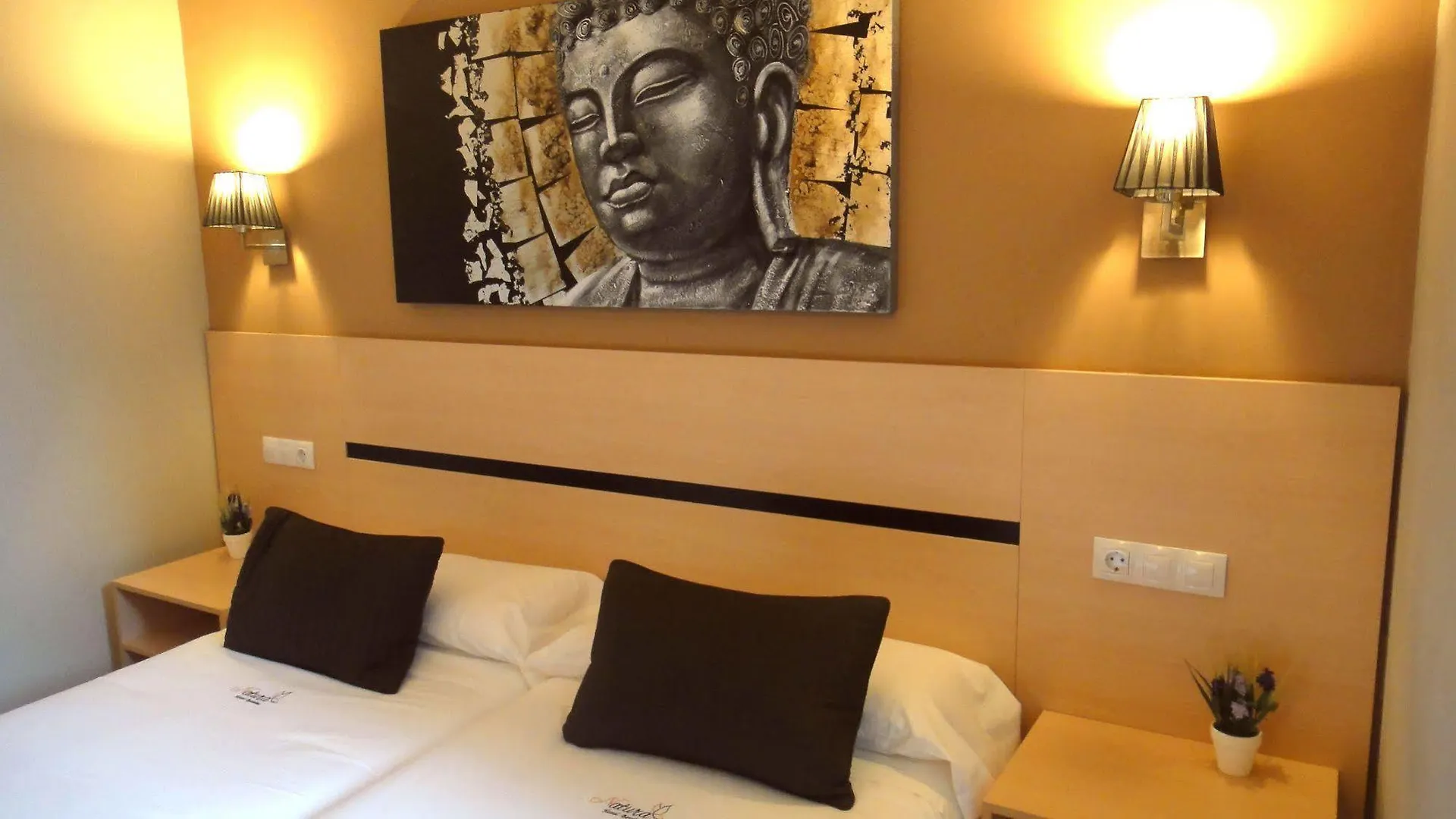 Hostal Live Natura Barcelona (Adults Only) Pensjonat