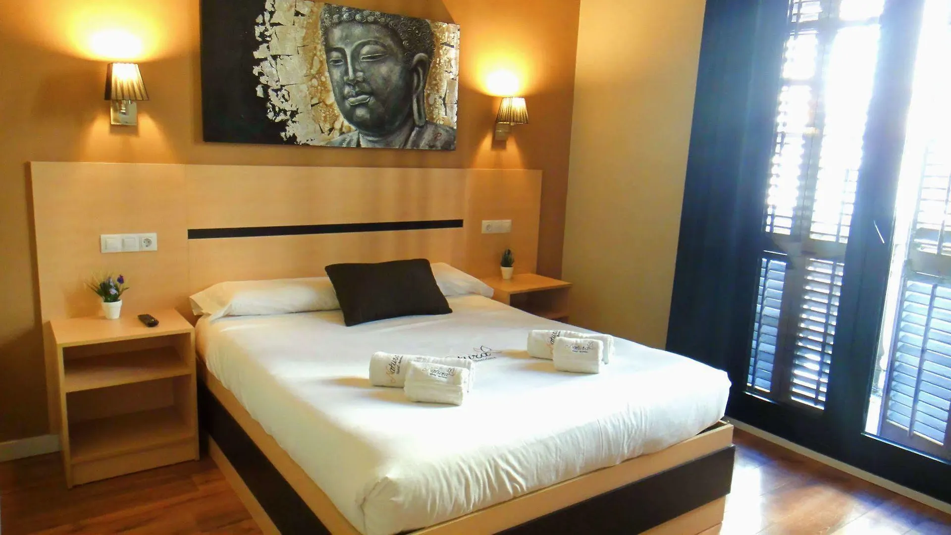 Hostal Live Natura Barcelona (Adults Only)